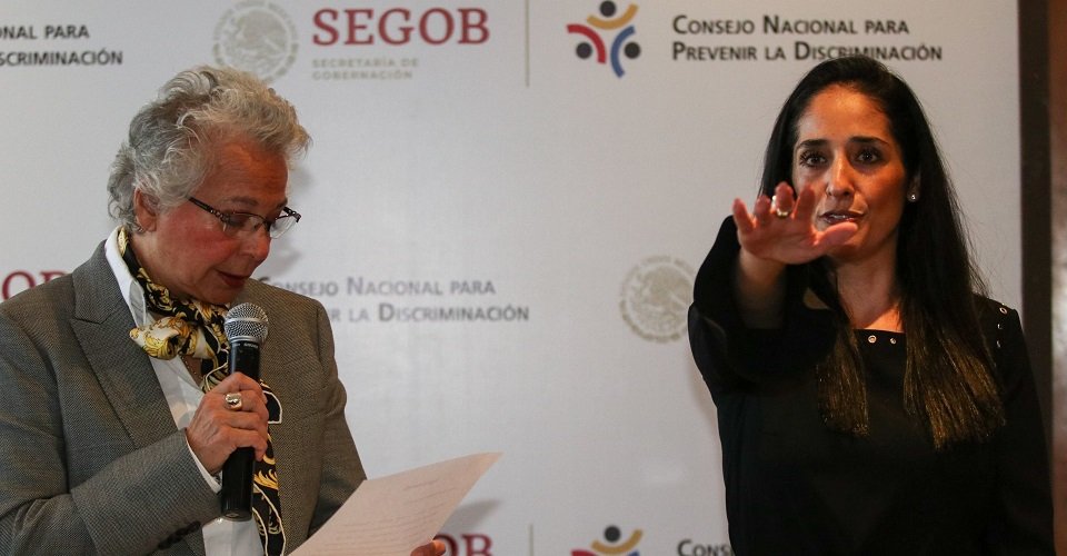 CIUDAD DE MÉXICO, 20NOVIEMBRE2019.- Olga Sánchez Cordero, secretaria de Gobernación, presidió la toma de protesta de Mónica Maccise Duayhe como nueva titular del Consejo Nacional Para Prevenir la Discriminación (CONAPRED). FOTO: GALO CAÑAS /CUARTOSCURO.COM