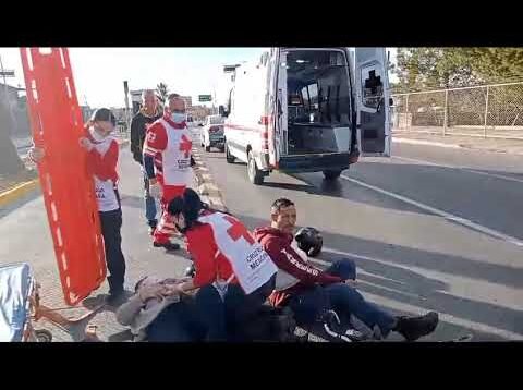 Una Mujer y Motociclista resultan lesionados en alcance a carro en Blvd Fuentes Mares Chih Capital