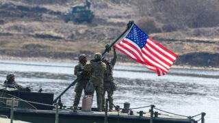 695f9d7359bf5b528228c092