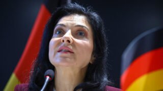 6978b5ac59bf5b174f34531d