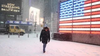 eu-mas-de-10-mil-vuelos-cancelados-y-800-mil-personas-sin-electricidad-por-tormenta-invernal_663e2497-e732-43ae-b5fe-9717d7abd5c6_media